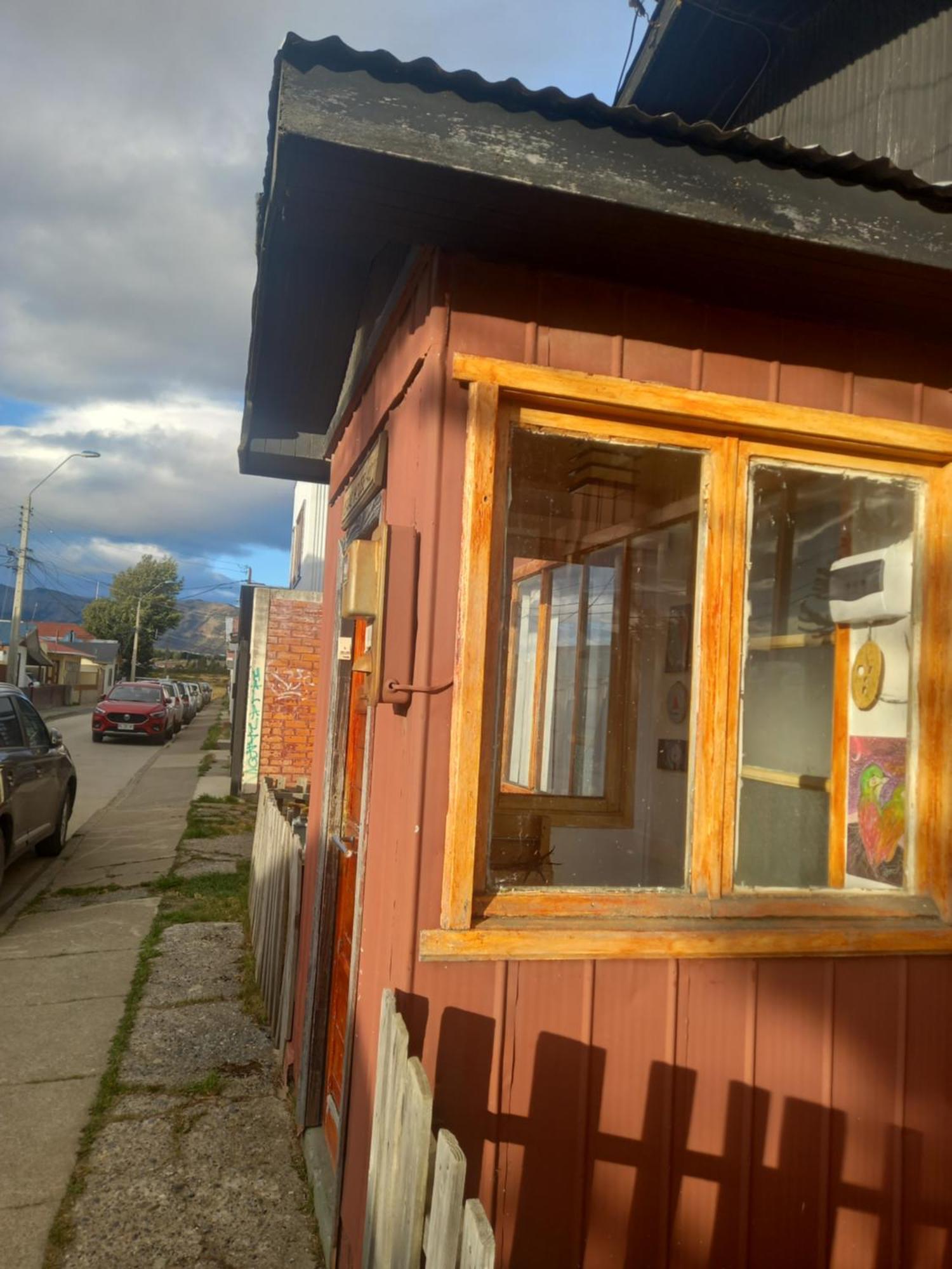 Isaac House Hotel Пуерто Наталес Екстериор снимка